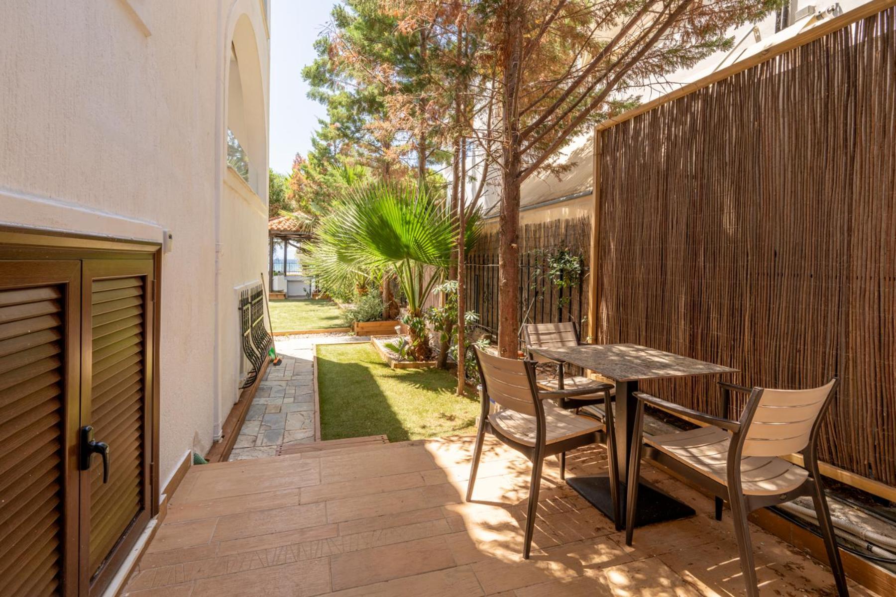 Alkis Guest House By Aegiankazarte Kapotidhes Exterior foto
