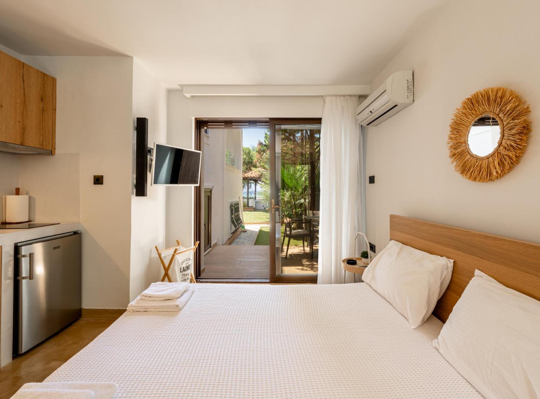 Alkis Guest House By Aegiankazarte Kapotidhes Exterior foto
