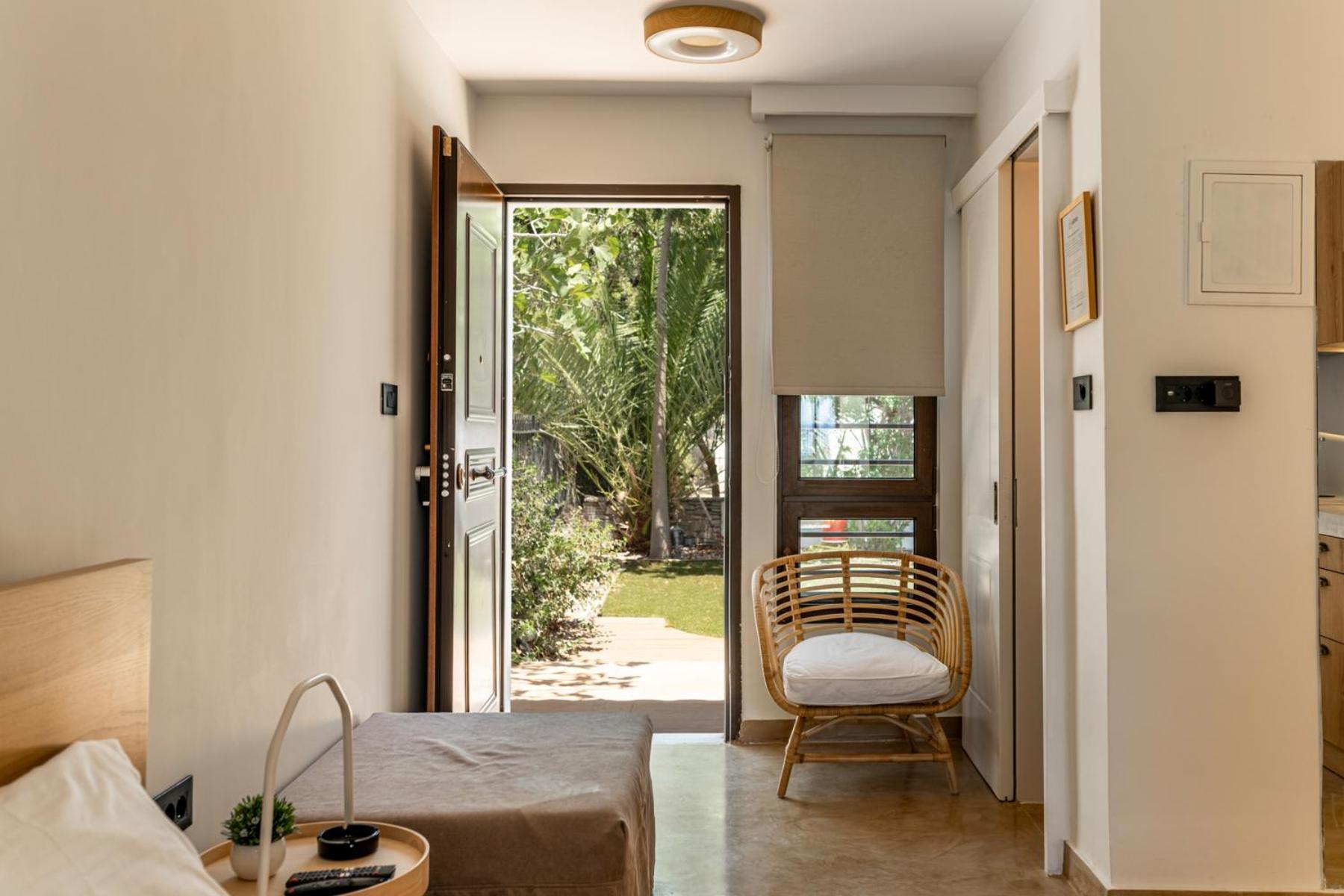 Alkis Guest House By Aegiankazarte Kapotidhes Exterior foto